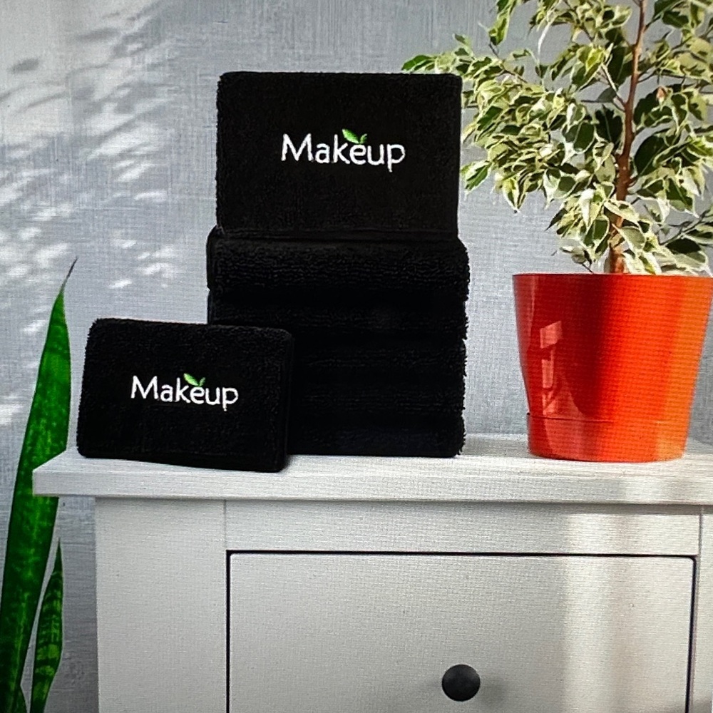 ❣️5|$25❣️last set Black Skincare Towels. You get 2 - Picture 6 of 6